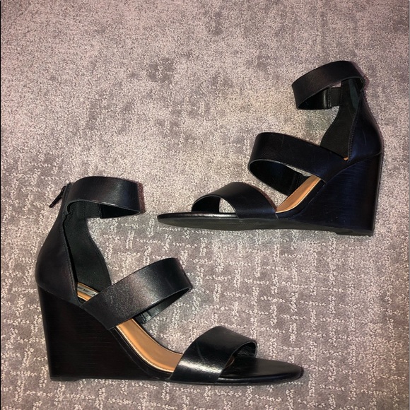 Black Steve Madden wedges - Picture 2 of 4